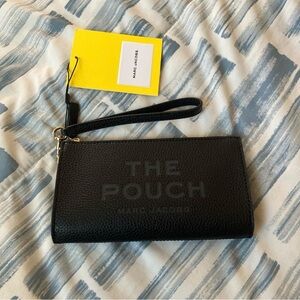 Marc Jacobs The Pouch Black Textured Leather Wristlet
